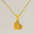 Collana con ciondolo a cuore placcato oro 18K con lettera R traforata e piccolo diamante - Lettera R