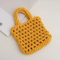 Leuchtend gelbe Häkel-Handtasche aus Baumwollseil mit Hohlmuster für Damen in Draufsicht - 20*20cm / Orange