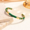 Bracciale rigido aperto in acciaio inossidabile dorato e smalto verde vintage - Verde