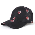Zwarte distressed baseballcap met hartjesprint en ademende inzetstukken van mesh - Verstelbaar / Zwart