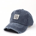 Nahaufnahme der dunkelblauen Vintage-Baseballkappe mit MARIA-Aufnäher und Wascheffekt - Verstellbar / Marineblau