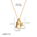 Dettaglio della collana con pendente a stivale e ferro di cavallo in oro 18K con zircone - Stella e Stivale con Zirconia / Stella + Stivale da Cowboy / Oro