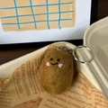 Handmade brown wool felt potato keychain with cute smiling face and metal ring - Happy Potato