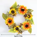 Detailansicht eines künstlichen Sonnenblumenkranzes mit 50 cm Durchmesser und 450 g Gewicht - 6 Sonnenblumen Kranz / 50cm