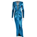 Détail de la robe en maille métallisée bleue avec col en V, taille froncée et fente - S / Bleu