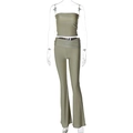Dettaglio del set top a fascia e pantaloni a zampa verde oliva in maglia elastica - S / verde chiaro