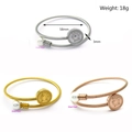 Adjustable steel cable bracelet with shell pearl and coin charm in three metallic tones - Classic Portrait Relief Coin Style (KB117017-KFC) / Gold