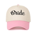 Primo piano del ricamo elegante Bride su un cappellino da baseball bicolore rosa e beige - Rosa