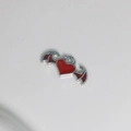 Détail de pendentif cœur avec ailes de chauve-souris en argent et émail rouge pour bijoux - Rouge