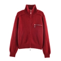 Dettaglio giacca in maglia rosso scuro con collo alto e tasca con cerniera metallica - S / Rosso