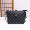 Sac seau bandoulière gris foncé à motifs floraux avec bouton doré et détails en cuir - Noir