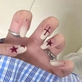 Mandel-Nagelspitzen mit Ombré-Verlauf und dunkelroten Sternen sowie Kreuzmustern - Echo des Jüngsten Gerichts - Farbverlauf Stern Kreuz / 10 Stück (Größe XS)