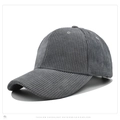 Gorra de béisbol de pana gris oscuro con textura de rayas verticales y diseño casual - Ajustable / Gris