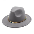 Dettaglio cappello in feltro grigio con cordino intrecciato e perline in legno colorate - Grigio chiaro