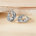 Minimalist silver geometric twist earrings in S925 sterling silver for women - 20mm / Silver