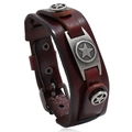 Vintage braunes mehrlagiges Lederarmband mit silbernen Pentagramm-Metallbeschlägen - Braun