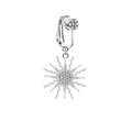 Gros plan d'un clip de nombril soleil en argent serti de zircons blancs brillants - Style Strass Soleil Étoilé Argenté (FBR24011006)