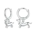 Niedliche S925 Sterling Silber Dackel Klappcreolen mit poliertem Hunde-Anhänger für Damen - Dackel Form (SCE1757)