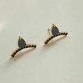 Boucles d'oreilles dorées en goutte avec zircon noir et détails en diamant - Or Zircone Noir (KDE1590)