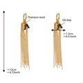 Vue détaillée des boucles d'oreilles en acier inoxydable doré 18k avec longues franges - Or & Noir (F116)