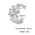 Detail van de leliebloem manchetarmband met 40,3mm bloembreedte en 55mm binnendiameter - Zilver