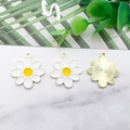 Three gold-plated daisy flower enamel pendants in white and yellow for DIY jewelry - Daisy (14765)