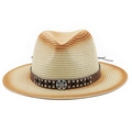 Nahaufnahme vom Cowboy Strohhut mit braunem Lederband und metallischen Kreuznieten - M (56-58cm) / Cremegelb (JX-S05)