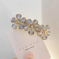 Barrette à cheveux dorée avec trois fleurs en strass et cristaux AB étincelants - Style Fleur à Cinq Pétales