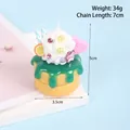 Miniatuur slagroomtaart sleutelhanger met roze hartbedeltje en kleurrijke decoraties - D03 Hart Chocolade