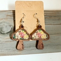 Handmade wooden mushroom earrings featuring real dried flowers embedded in clear resin - Mushroom & Flower (1)