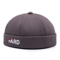 Bonnet docker gris foncé en coton avec broderie FARD blanche et petit détail rouge moderne - Réglable / Gris