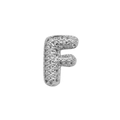 Detailopname van zilverkleurige letter F hanger met glinsterende zirkonia-stenen ingelegd - Letter F Stijl (DB241108-F)