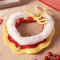Collier tricoté rouge et jaune pour animaux avec fausse fourrure et breloque dorée - M (jusqu'à 6kg) / Attirer la Richesse et la Chance