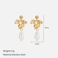 Pendientes de flor 3D en acero inoxidable dorado con perlas, tamaño de 35mm x 22mm - Oro de 18K