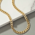 Collana a catena cubana dorata stile hip hop su marmo bianco e sfondo grigio - Oro