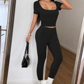 Zweiteiliges schwarzes Yoga-Set für Damen mit eckigem Ausschnitt und High-Waist-Leggings - S / Schwarz