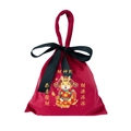 Roter Samt Glücksbeutel mit goldenem Caishen Motiv und festlichem Text für Geschenke - Rot Klein - Gott des Reichtums / 17.5x18cm
