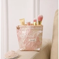 Trousse à cosmétiques en jacquard rose et beige avec broderies et fermeture fleurie - Soie Brillante Rose Cerisier Petit
