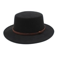 Détail d'un chapeau en laine noir avec bande en cuir tressé marron et motifs - M (56-58cm) / Noir