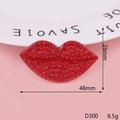 Detalle de labios de diamantes rojos que muestra dimensiones de 48mm de ancho y 26mm de alto - D300 Labios Grandes (Rojo)