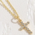 Collana con croce a infinito dorata minimalista con zirconi su una sottile catena oro - Croce In Zirconia Rotonda / Oro