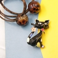 Elastico per capelli con perle ambrate e spilla a forma di gatto nero con dettaglio floreale - Gatto Fantasia Nero