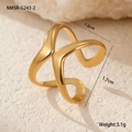 Vue détaillée d'une bague en acier inoxydable doré 18 carats avec dimensions précises - Bague Croisée (NMSR-G243-2)