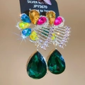 Detail of flower-shaped drop earrings with green teardrop stones and 925 silver studs - Multicolor (925 Sterling Silver Earring Post)