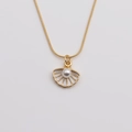 Vergoldete Muschel-Halskette mit weißer Perle an einer eleganten Schlangenkette - Weiß
