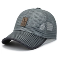 Berretto da baseball grigio in mesh traspirante con toppa in pelle marrone - Regolabile / grigio scuro