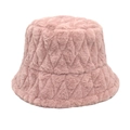 Detalle de gorro de pescador de felpa rosa con diseño acolchado y textura de piel sintética - M(56-58cm) / Rosa