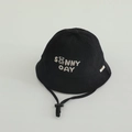 Chapeau bob bébé en velours noir avec broderie ours et mentonnière réglable - 48-50cm (1-2 ans) / Style Ours Sunny / Noir