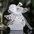 Weiße lasergeschnittene Engel-Geschenkbox aus Papier mit lila Band für Hochzeiten - Weiß
