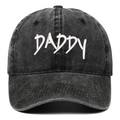 Casquette de baseball en denim délavé gris foncé avec broderie DADDY blanche - Taille unique / Noir